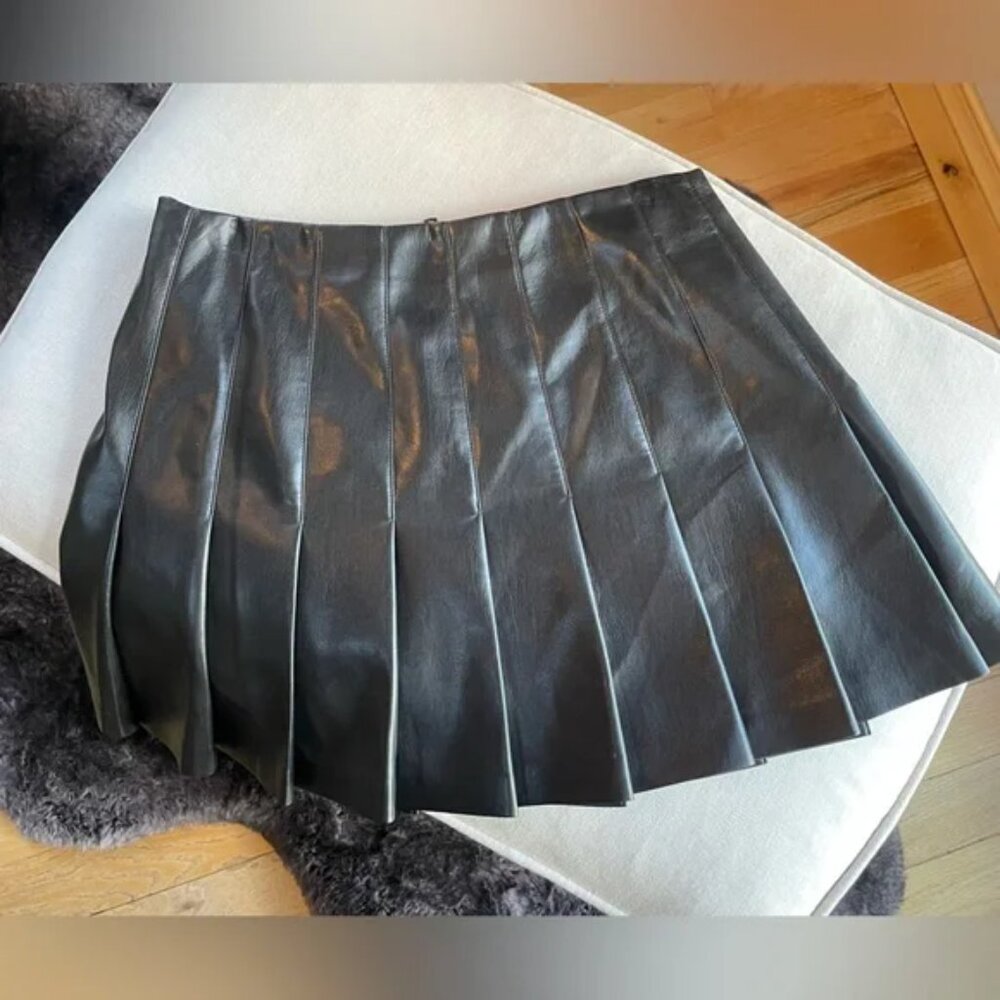 Alice + Olivia Black Pleated Mini Skirt - Picture 5 of 5